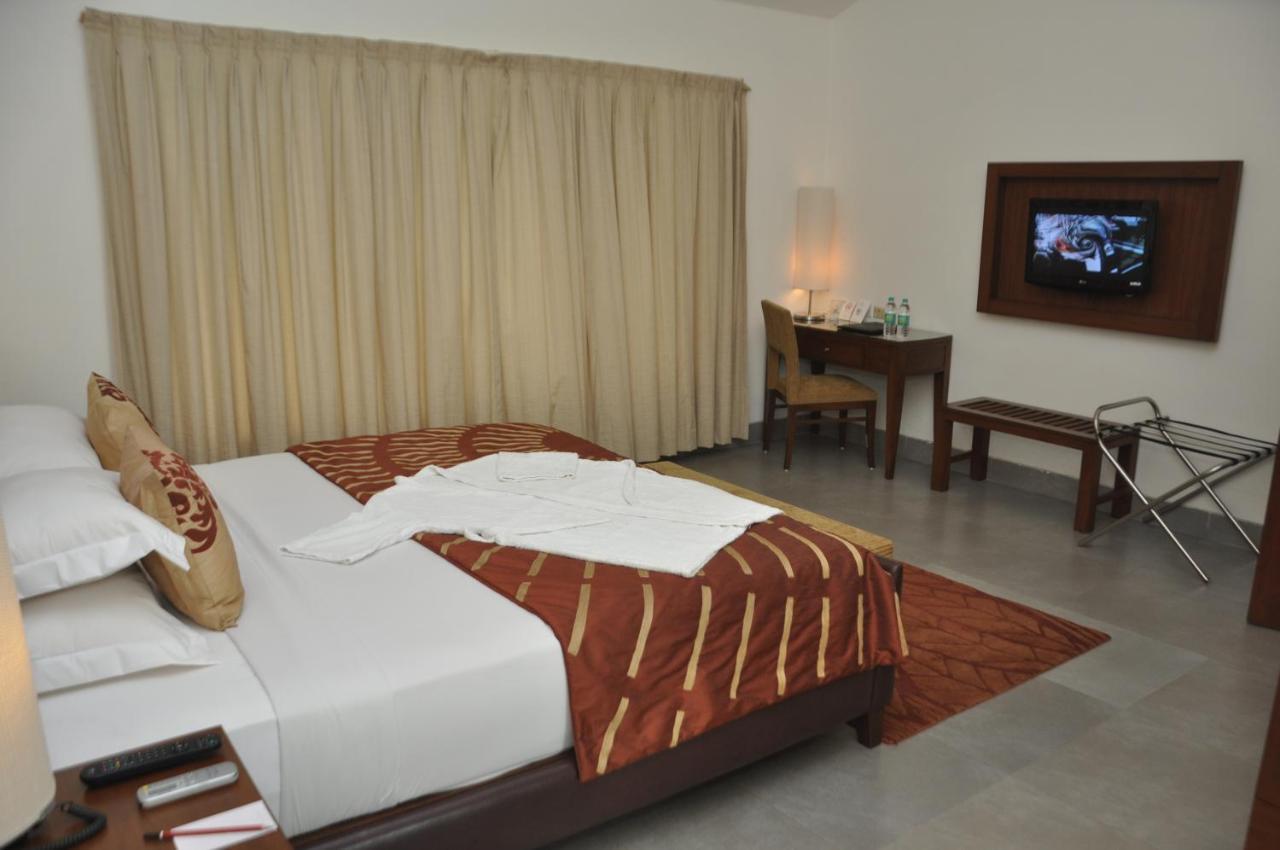 Fountainhead Hotel Алибаг Екстериор снимка