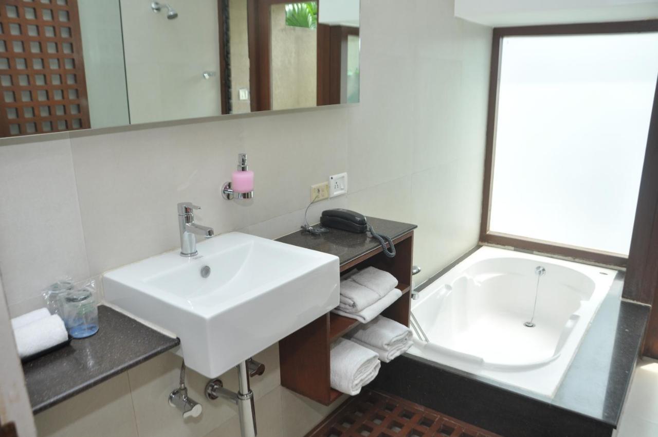 Fountainhead Hotel Алибаг Екстериор снимка